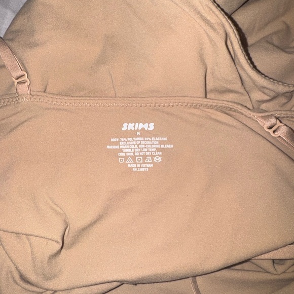 SKIMS BODYSUIT SIZE MEDIUM - Picture 7 of 7